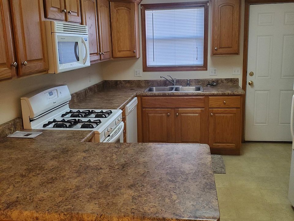 2nd image of 101 Stanton St