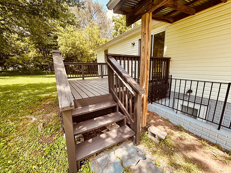 9549 Fingerboard Rd — Photo 15