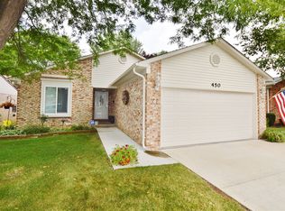 450 Sandehurst Dr, Grand Blanc, MI