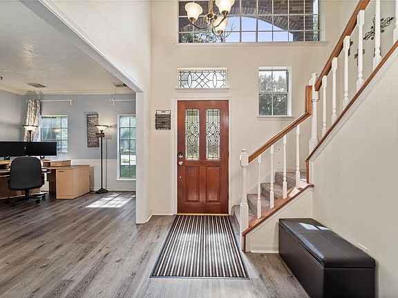 3rd image of 402 Welford Ln