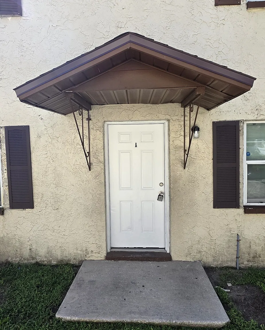 2 bed, 700 sqft, $1,400 — Photo 2