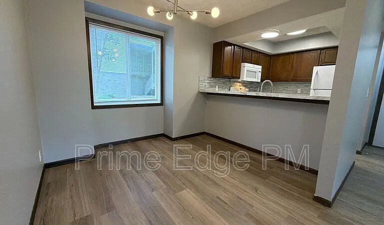 6235 Holdrege St #D-5 — Photo 12