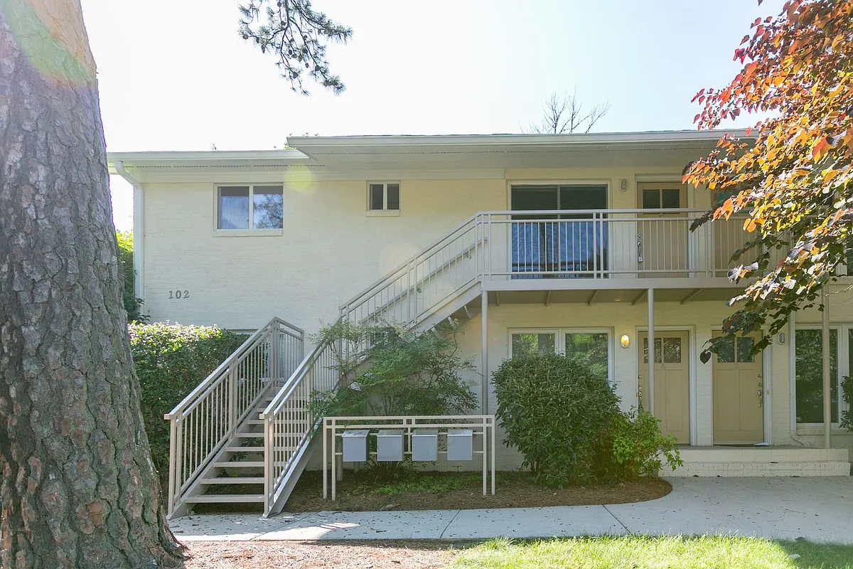 Building Photo - 102 Todd St #C