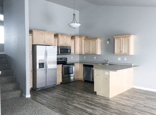 2011 35th Street Cir S, Moorhead, MN 56560