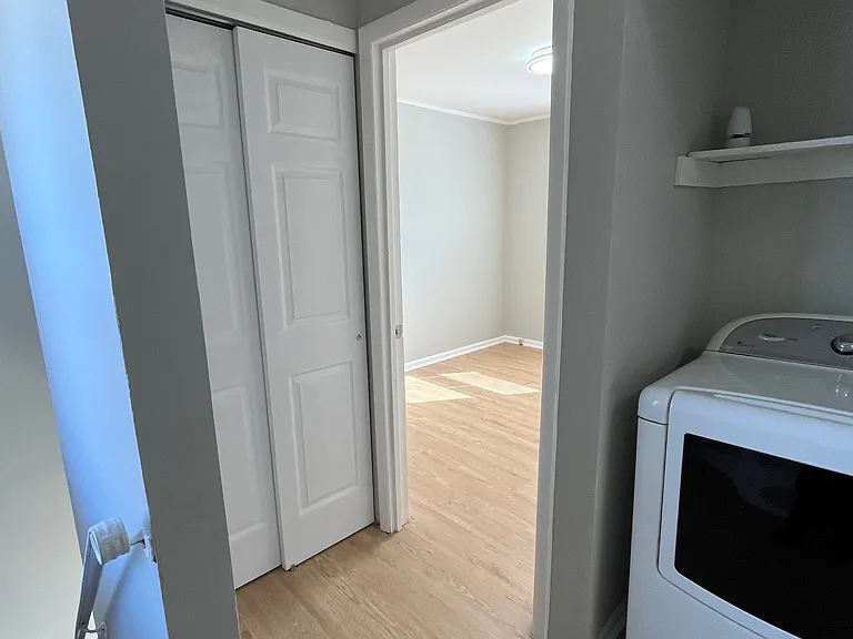 50 Hampshire Rd — Photo 15