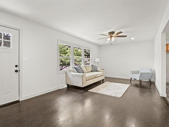 4th image of 5015 S Marion Ave