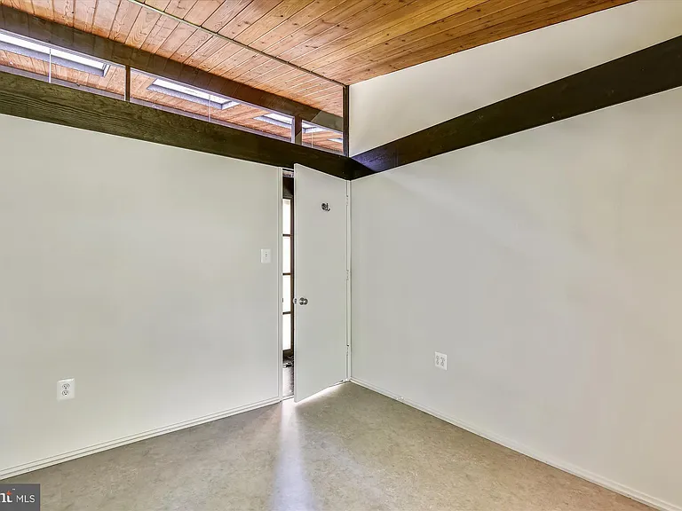 400 W Windsor Ave — Photo 31