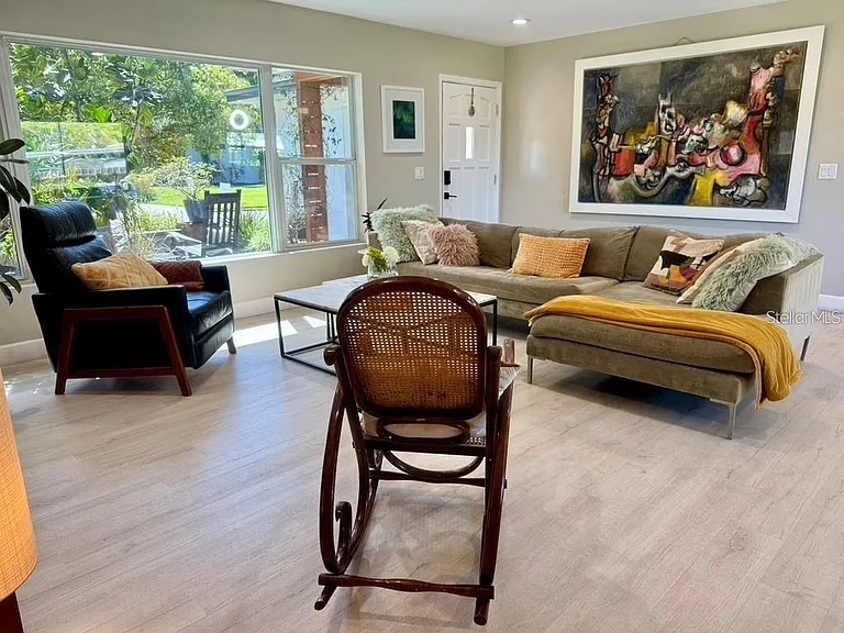 1815 Barker Dr — Photo 11