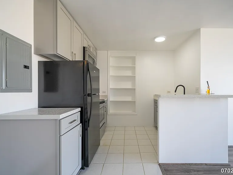 754 Ekela Ave #608 — Photo 7