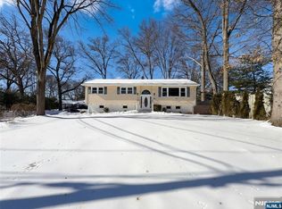 2622 Cleveland Ave, Washington Township, NJ 07676