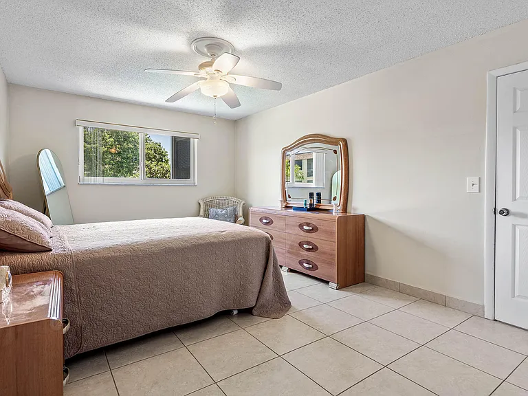 721 Lori Dr #208 — Photo 15