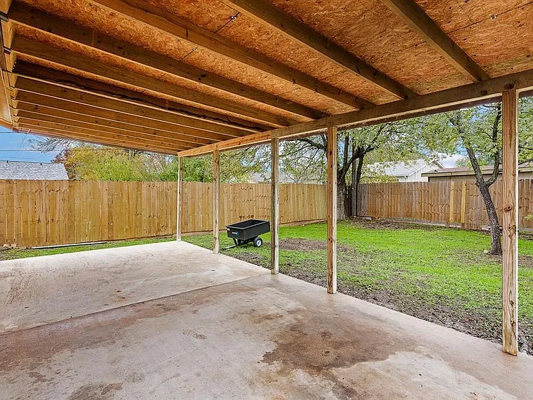 1905 Farnswood Dr — Photo 19