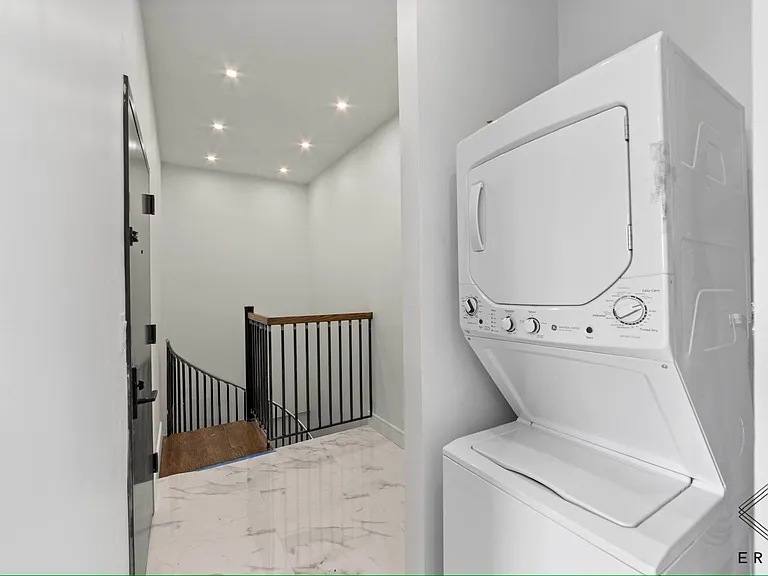 1541 Dean St #306 — Photo 6