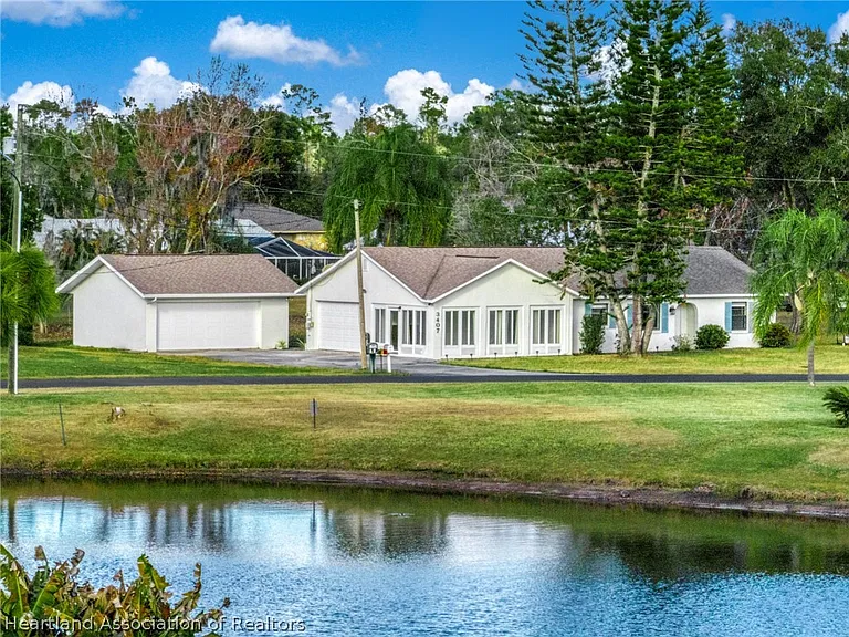 3407 Divot Rd — Photo 1