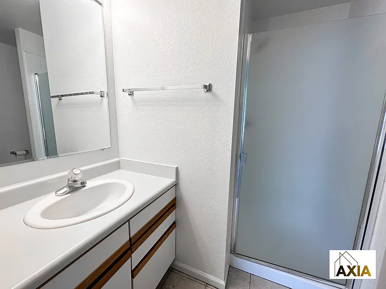 2222 Walnut St #1 — Photo 7