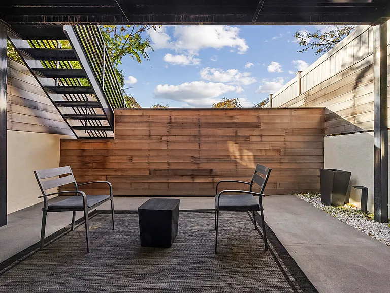 1090 Carroll St #1R — Photo 3
