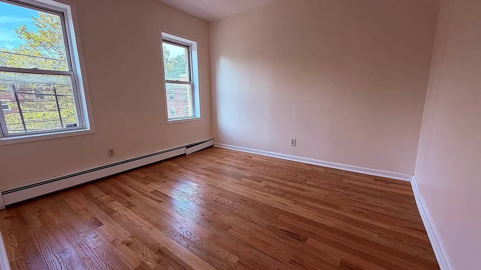 2 bed, 800 sqft, $3,058 — Photo 3