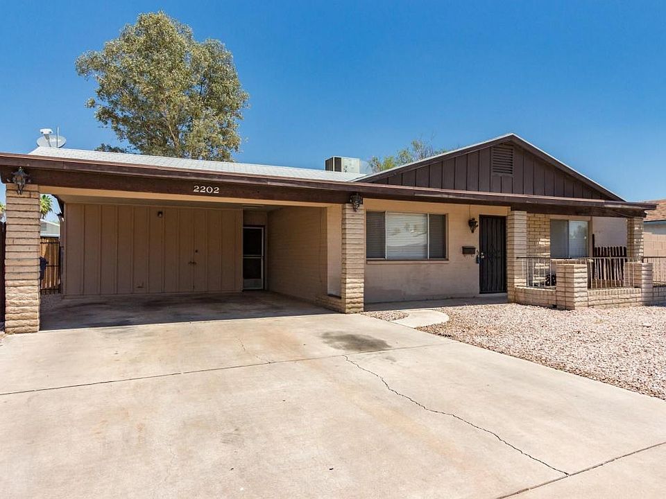 1st image of 2202 W Catalina Ave
