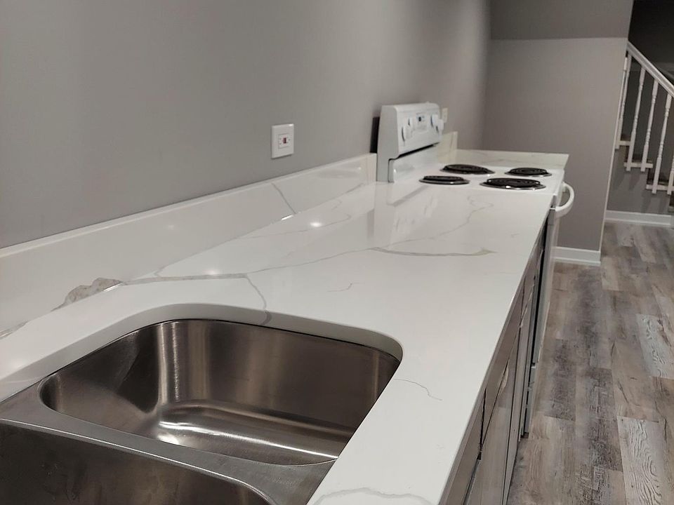 1st image of 2521 N Luna Ave #B