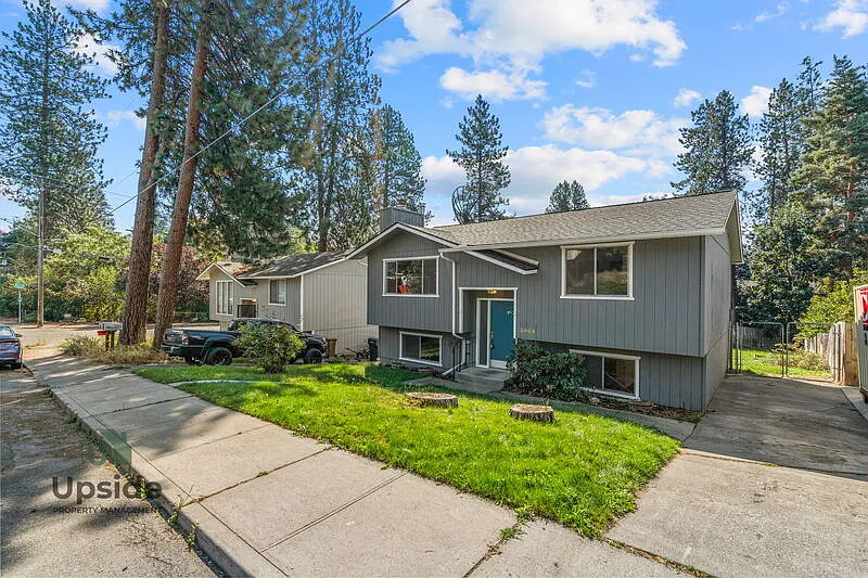 4 bed, 2.0 bath, 1824 sqft, $2,695 — Photo 4