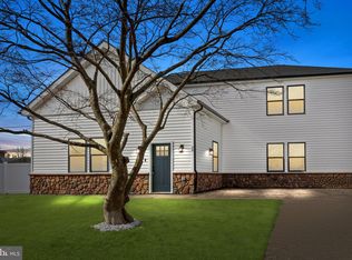 29 Bittersweet Rd, Levittown, PA 19057