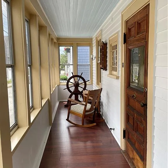 11 Byrnes St — Photo 2