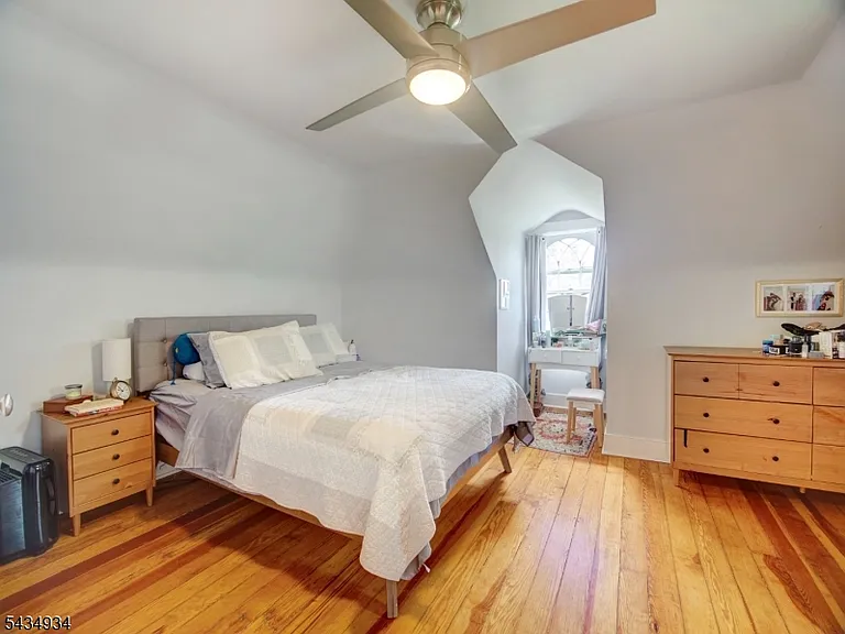 285 Claremont Ave #2 — Photo 14