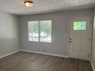 2 bed, 1.0 bath, 730 sqft, $1,350 — Photo 3