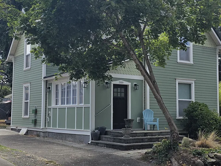 7458 N Jordan Ave #B — Photo 40