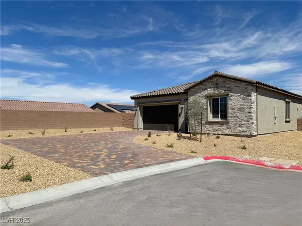 5672 E Badlands Ln, Pahrump, NV 89061