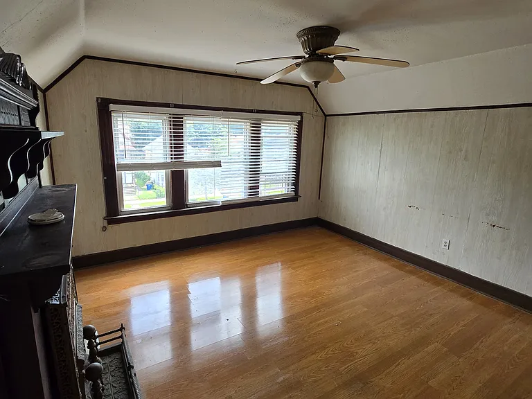 624 Dixwell Ave #3B — Photo 1