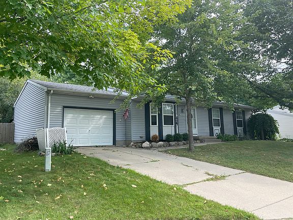 3rd image of 111 Olympia Dr