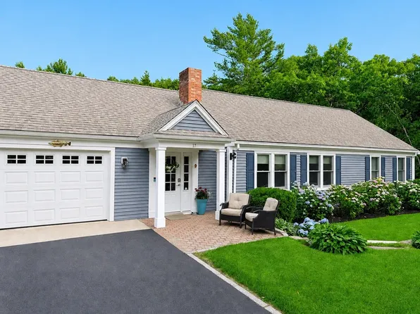 17 Hilltop Dr, Bourne, MA 02532
