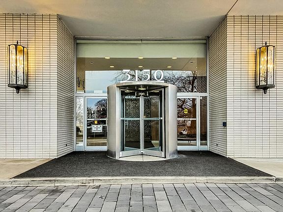 3rd image of 3150 N Lake Shore Dr APT 8F