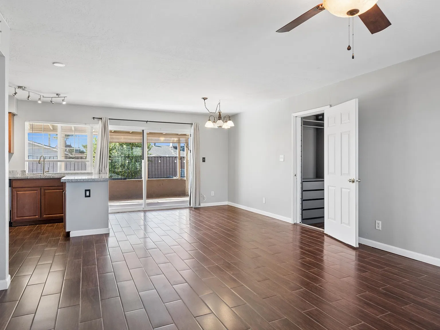 4 bed, 1450 sqft, $2,299 — Photo 3