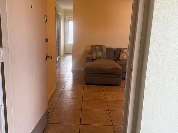 16701 NE 13th Ave APT 304, Miami, FL 33162