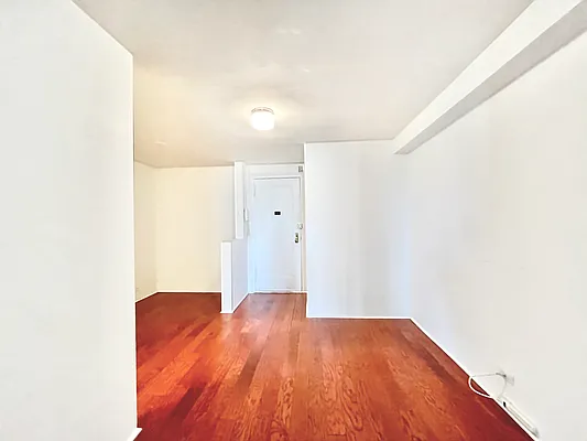 Sold by Lucas X Realty LLC | media 7