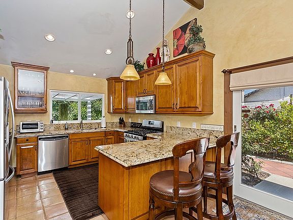 4th image of 42720 Las Violettas Ct
