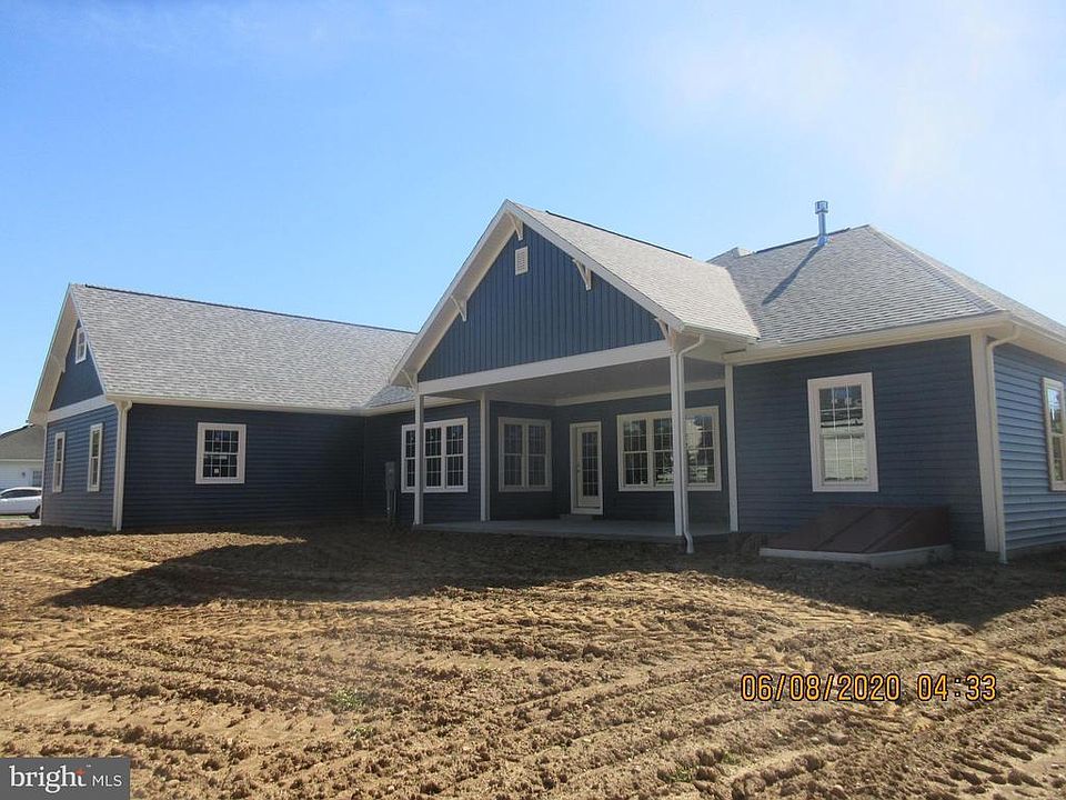2nd image of 515 Autumn Ln