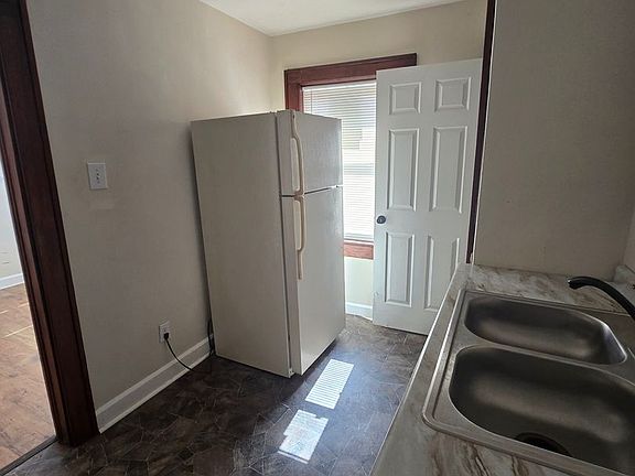 5th image of 4310 E Michigan St