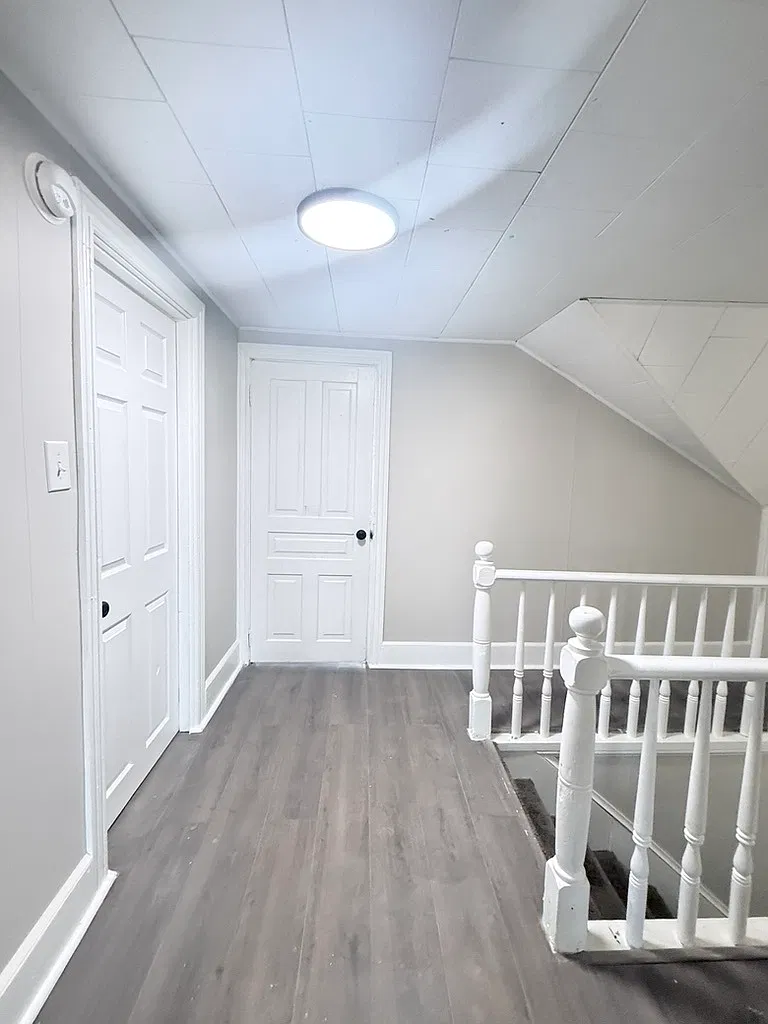 100 E Market St — Photo 2