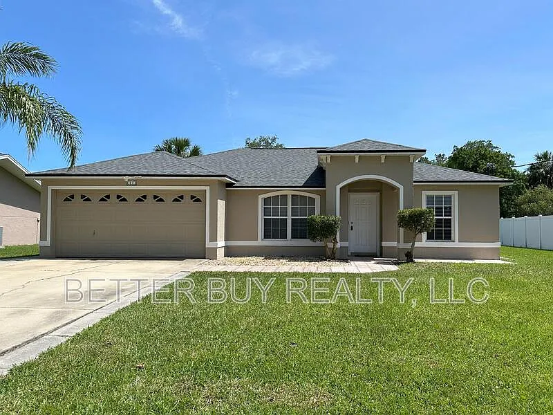 4 bed, 2.0 bath, 1432 sqft, $2,495 — Photo 1