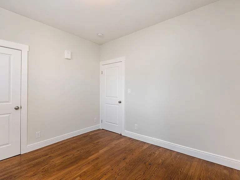 2737 Sutter — Photo 6