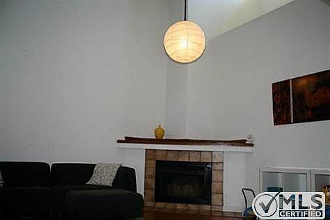 4th image of 820 Creekside Dr