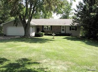 8748 Jennifer Ct, Dubuque, IA 52003
