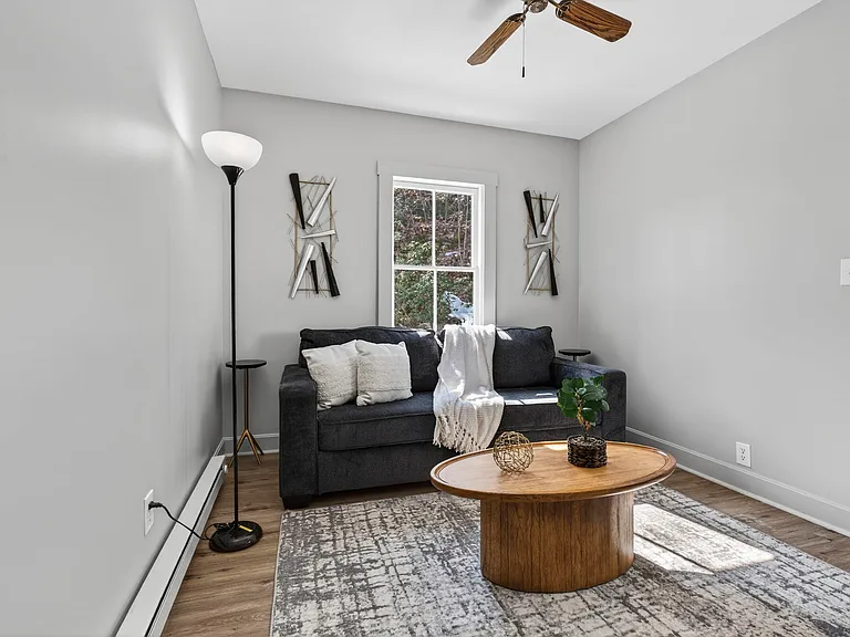 318 Charles St #1R — Photo 3
