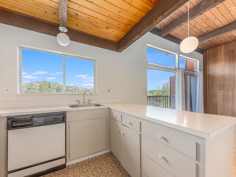 451 Ethel Ave — Photo 12