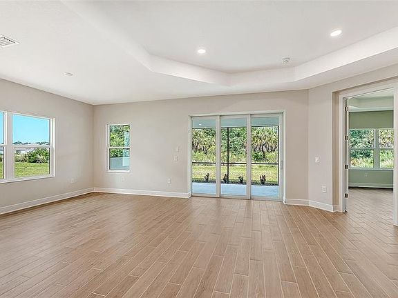 3rd image of 9940 Crystal Isles Cir