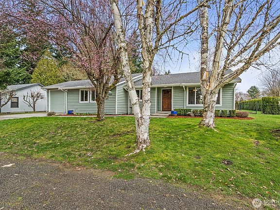 3rd image of 1442 Bridle Dr SE