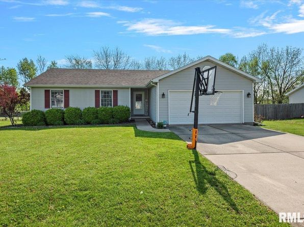 504 N Bitterroot Dr, Athens, IL 62613